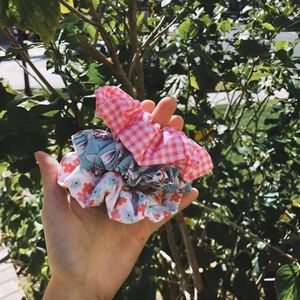 valentine’s day bunny floral scrunchie set